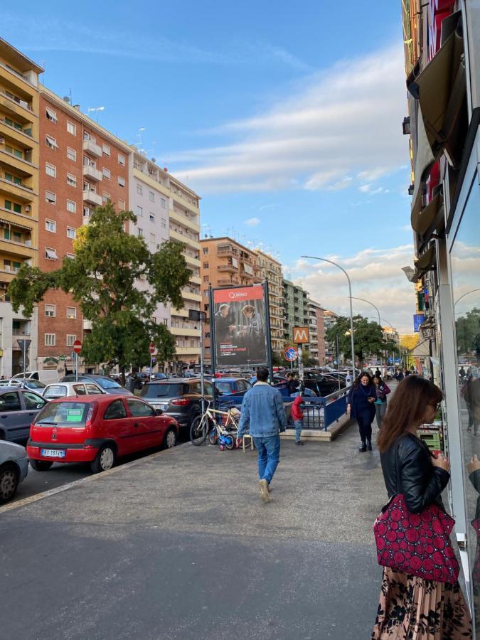 Luminoso Monolocale A 2 Passi Dalla Metro A Leilighet Roma Eksteriør bilde